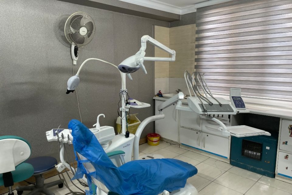 کلینیک دندانپزشکی شبانه روزی نازی آباد